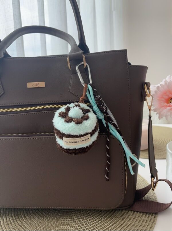 bag charm sponge cake cielo