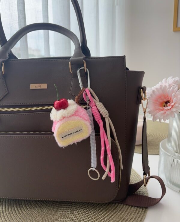 bag charm sponge cake rosa